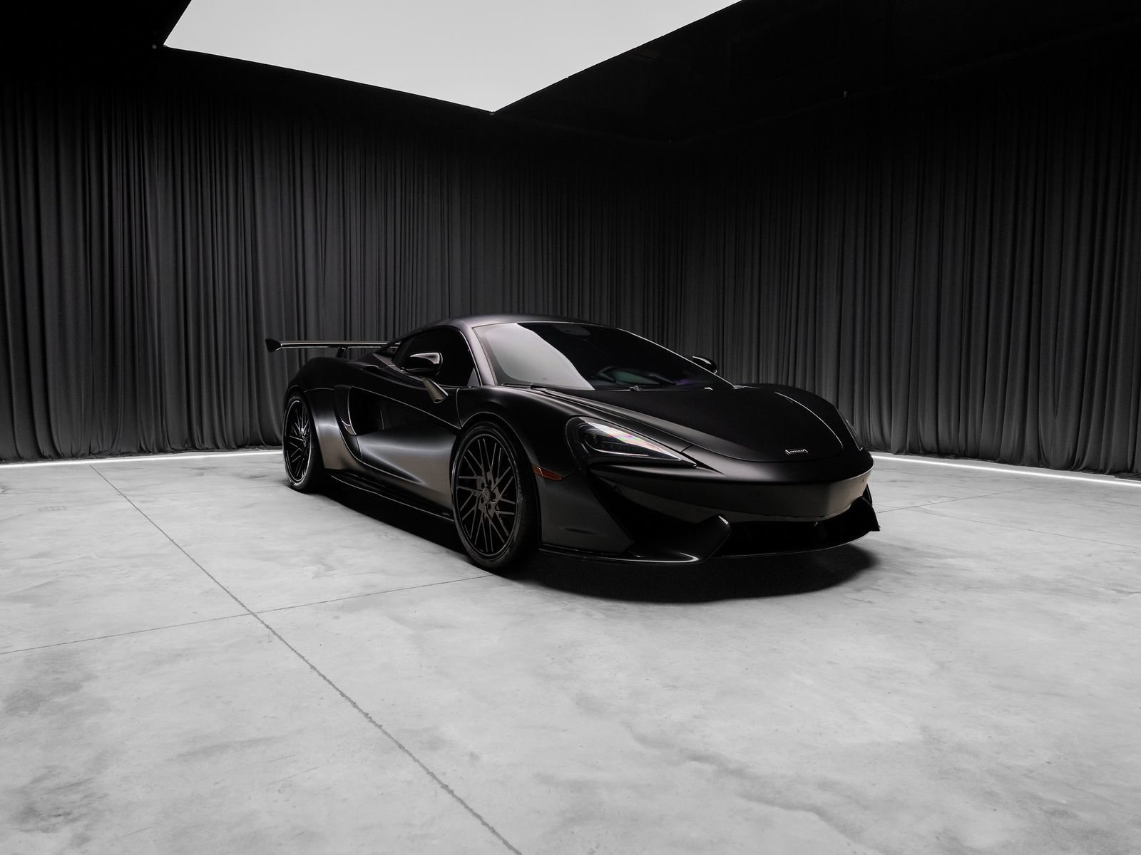 Used 2016 McLaren 570S Coupe RWD image 2
