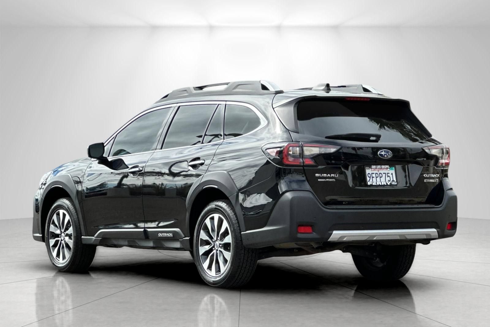 Used 2023 Subaru Outback Touring XT AWD/4WD image 5