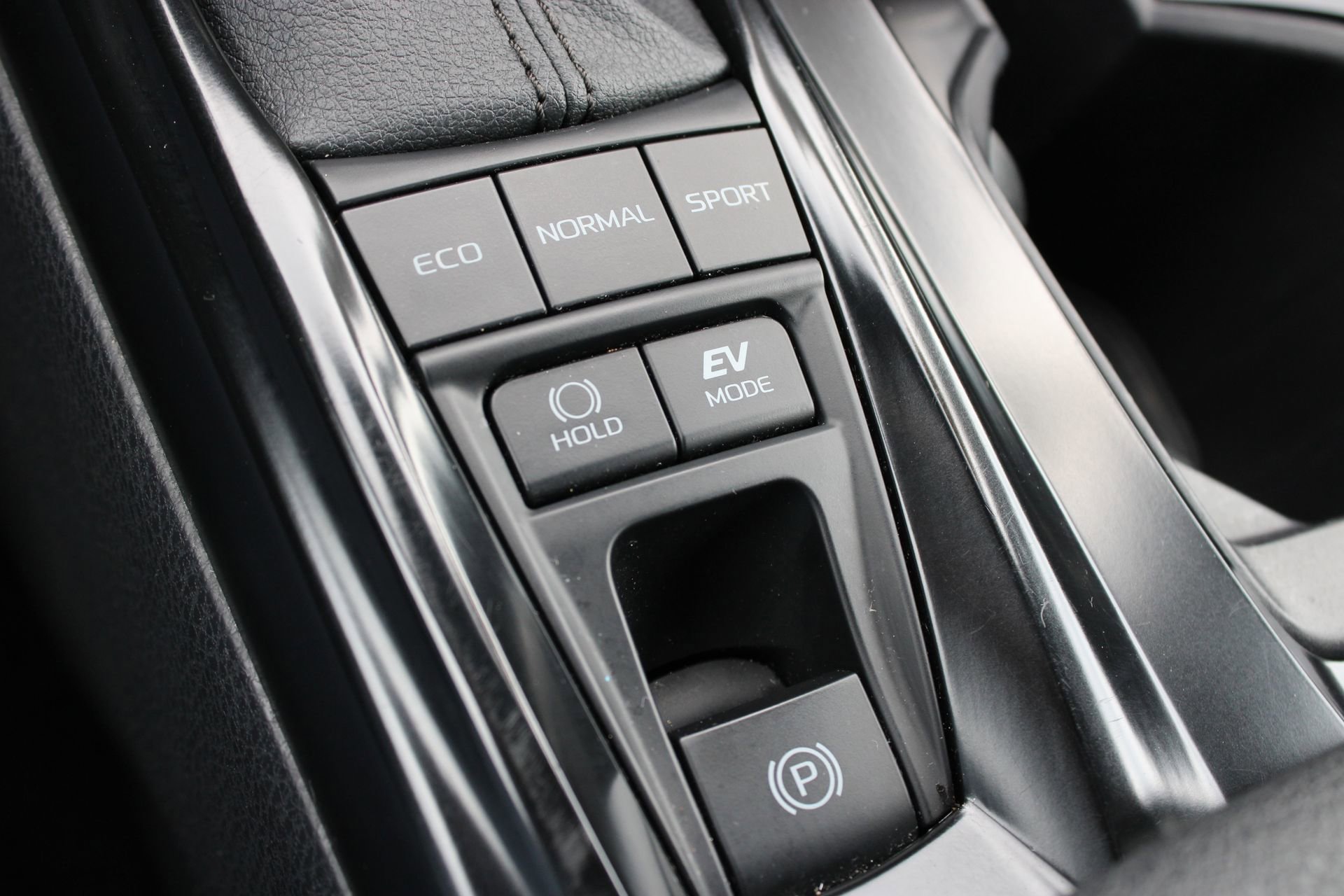 Used 2025 Toyota Camry SE image 39