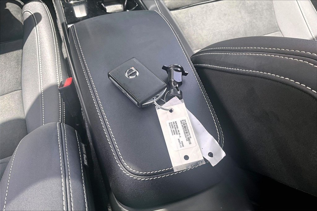 Certified 2023 Volvo C40 P8 Recharge Plus AWD/4WD image 14