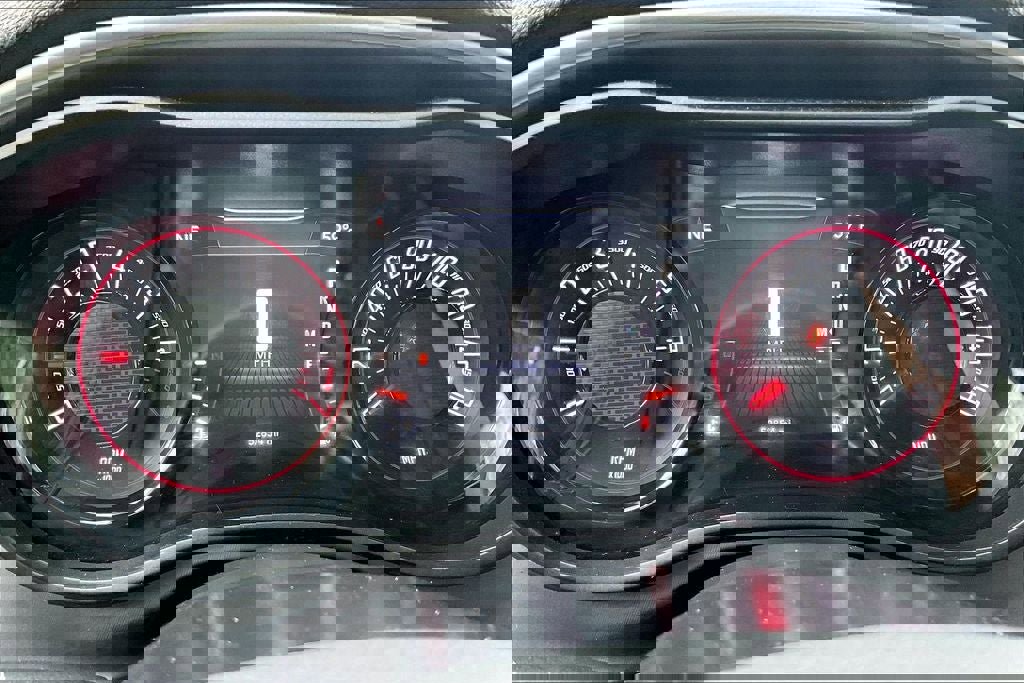 Used 2022 Dodge Challenger SXT w/ Driver Convenience Group image 23