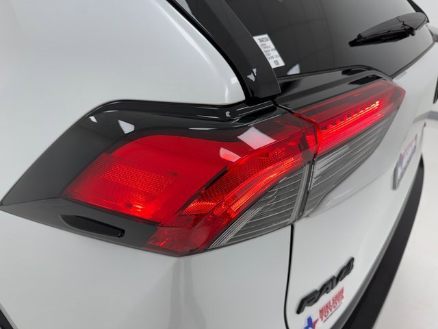 Used 2024 Toyota RAV4 SE image 36