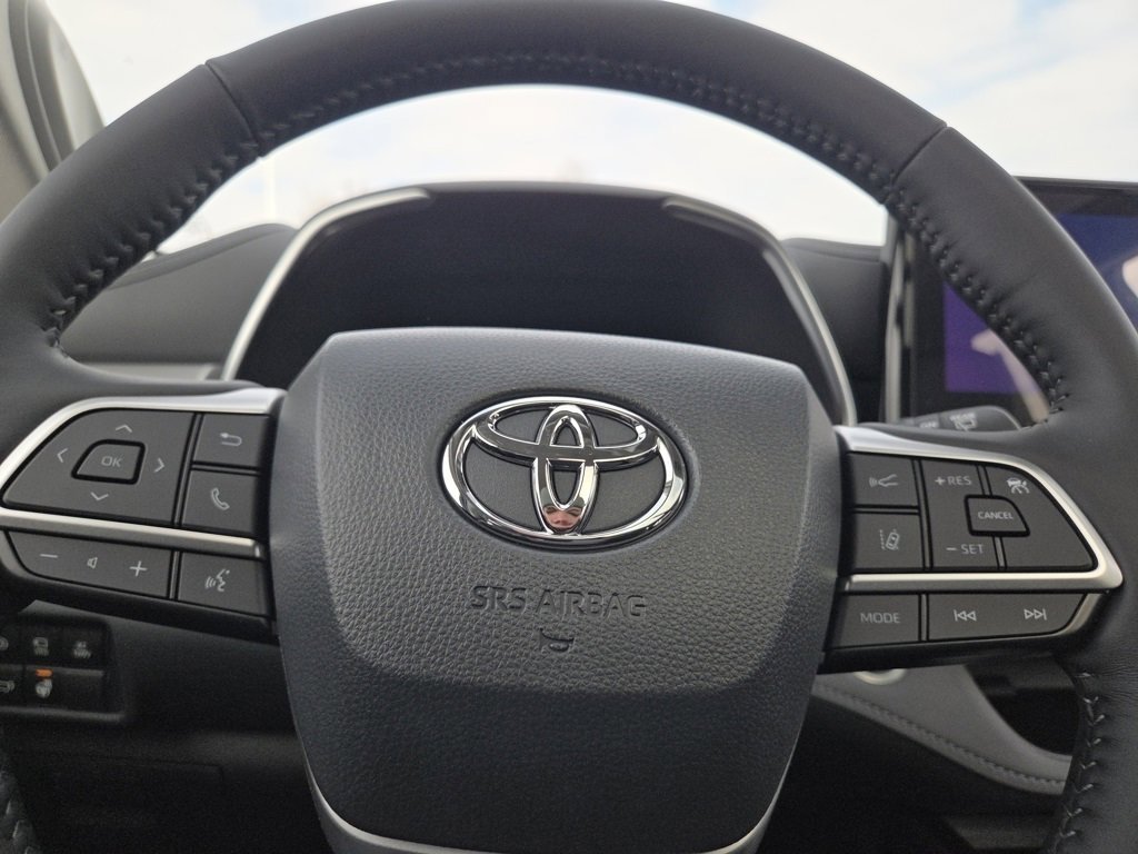 New 2026 Toyota Highlander Platinum image 33