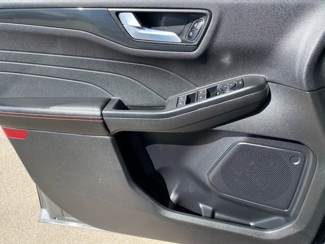 Used 2023 Ford Escape ST-Line image 14