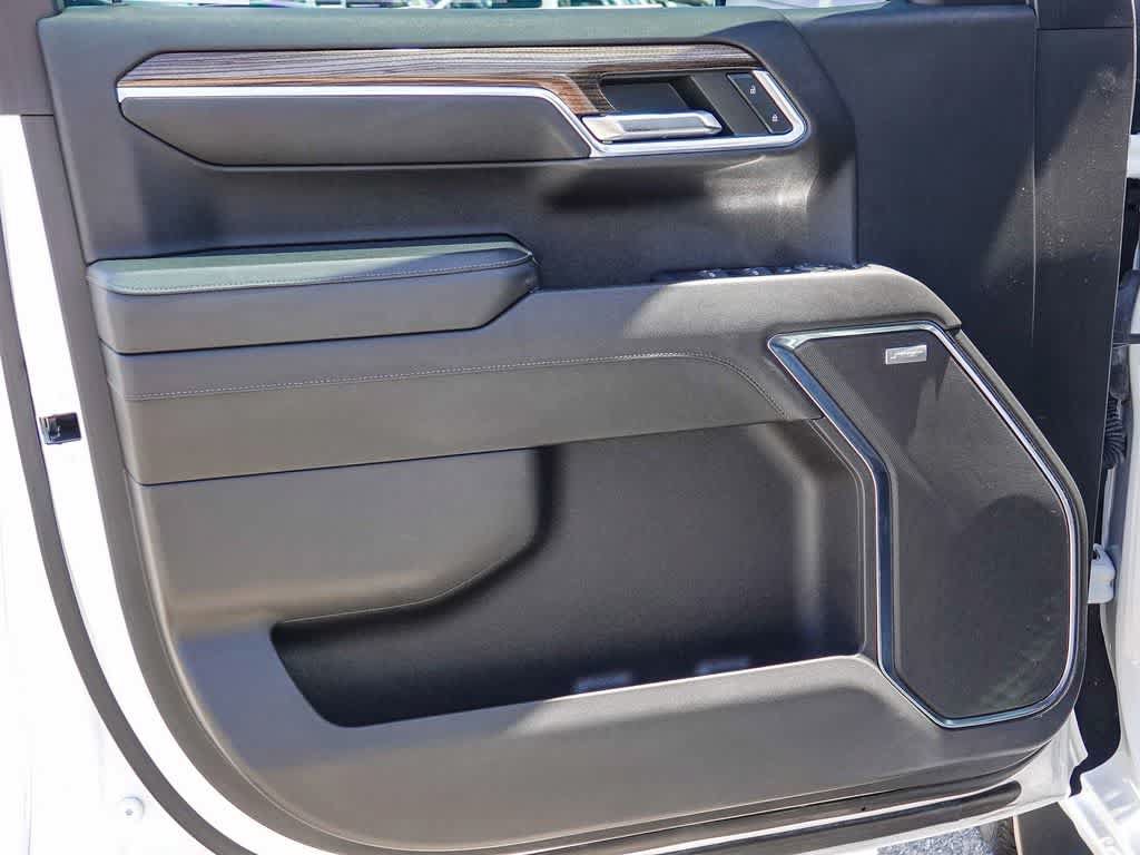Used 2022 Chevrolet Silverado 1500 LT Trail Boss w/ LT Trail Boss Premium Package AWD/4WD image 19