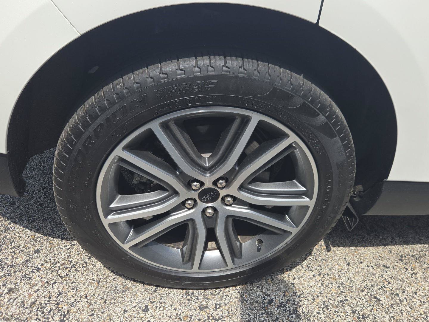 Used 2024 Ford Edge Titanium w/ Equipment Group 301A AWD/4WD image 32