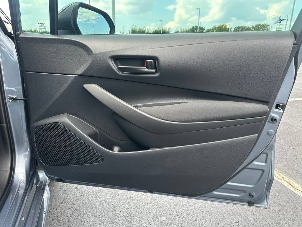Certified 2025 Toyota Corolla LE FWD image 10