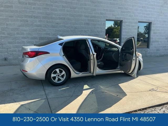 Used 2015 Hyundai Elantra SE FWD image 11