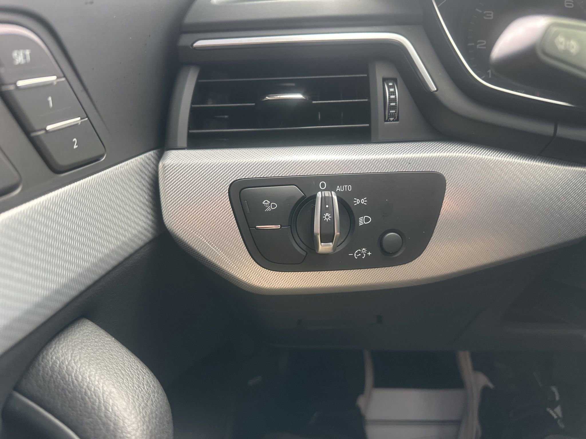 Used 2019 Audi A4 2.0T Premium w/ Convenience Package AWD/4WD image 30