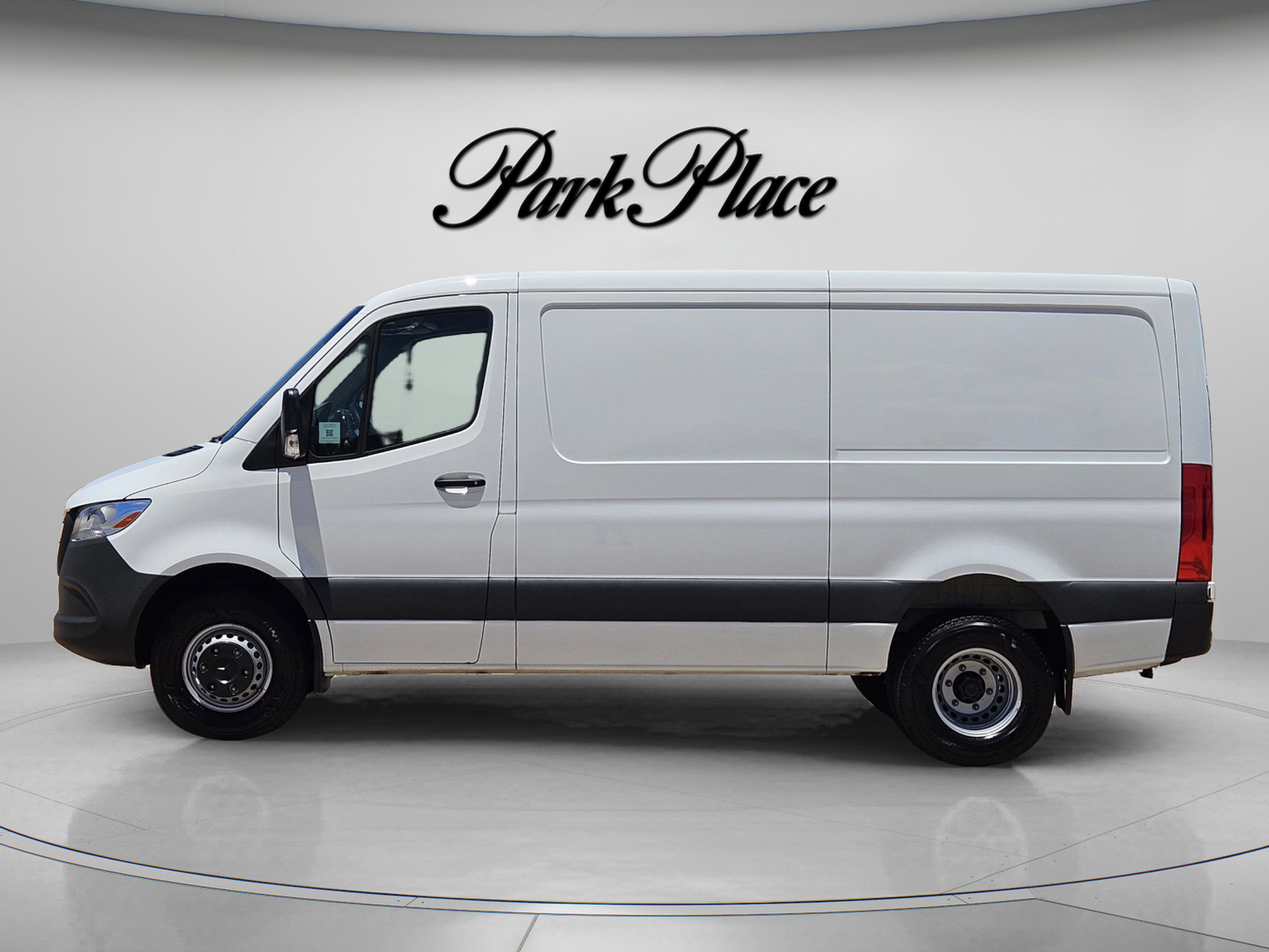 Used 2026 Mercedes-Benz Sprinter 4500 image 2