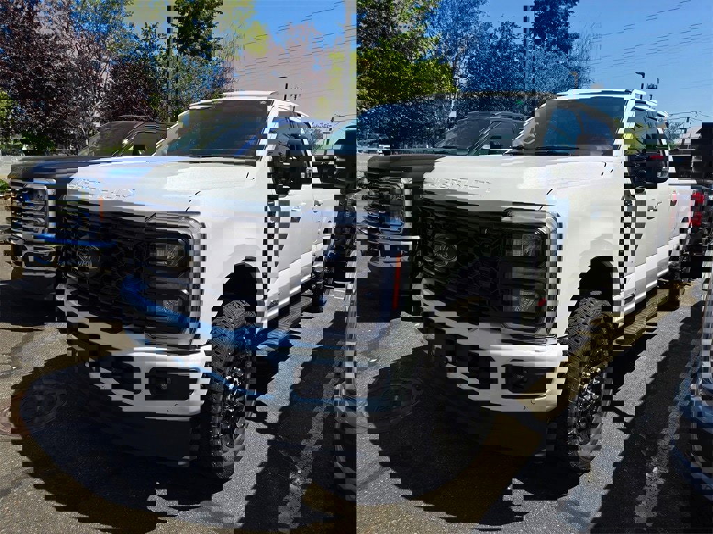 New 2025 Ford F350 Lariat w/ Lariat Ultimate Package