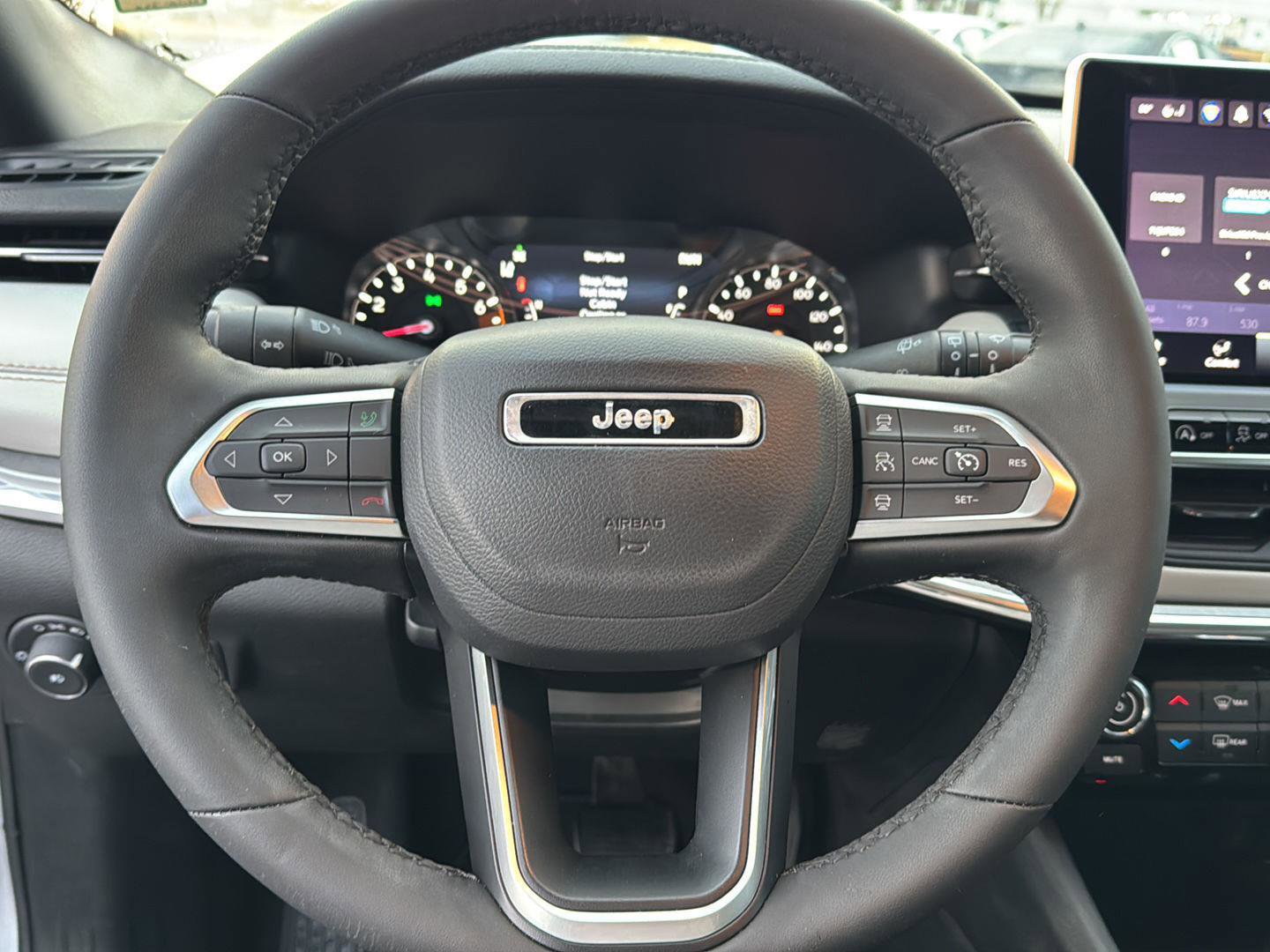 Used 2024 Jeep Compass Limited image 17