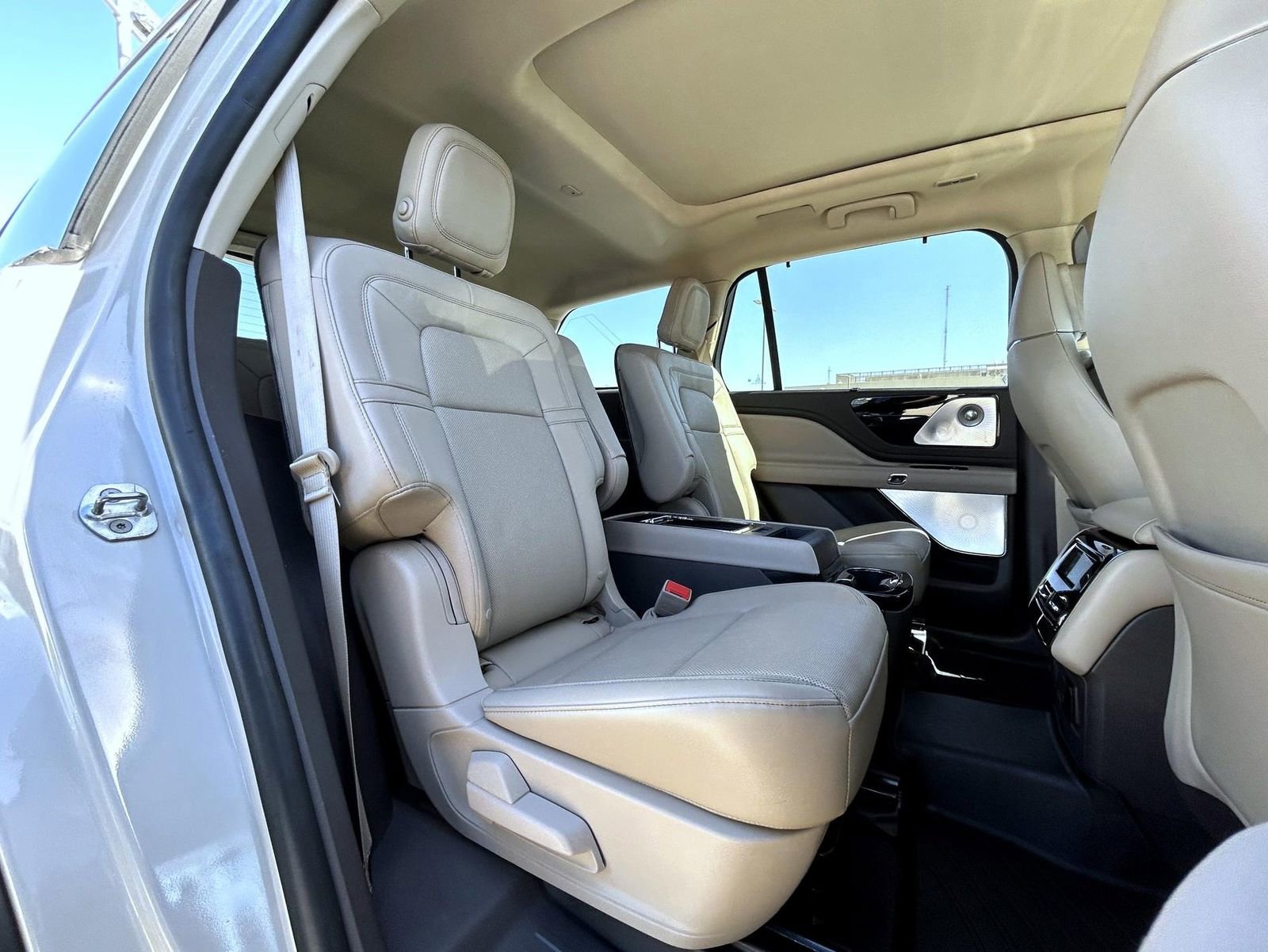 Used 2020 Lincoln Aviator Reserve w/ Equipment Group 202A AWD/4WD image 17
