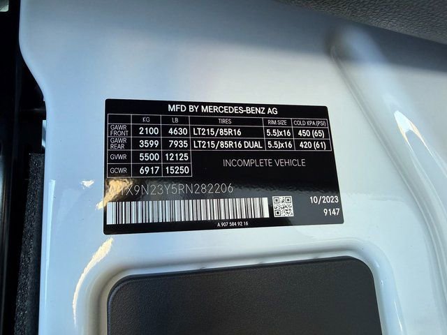 Used 2024 Mercedes-Benz Sprinter 4500 image 19
