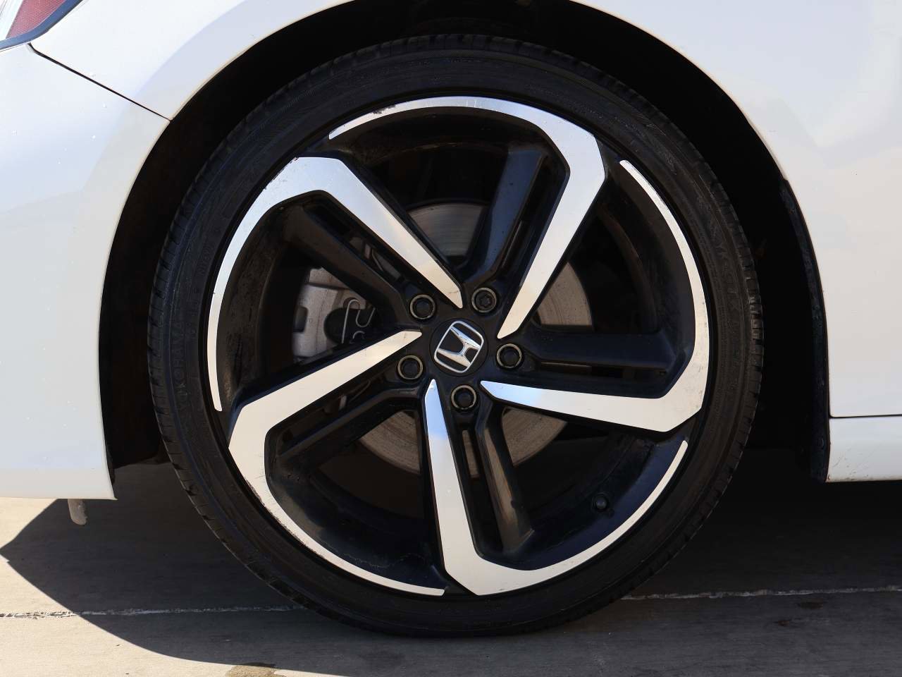 Used 2019 Honda Accord Sport image 6