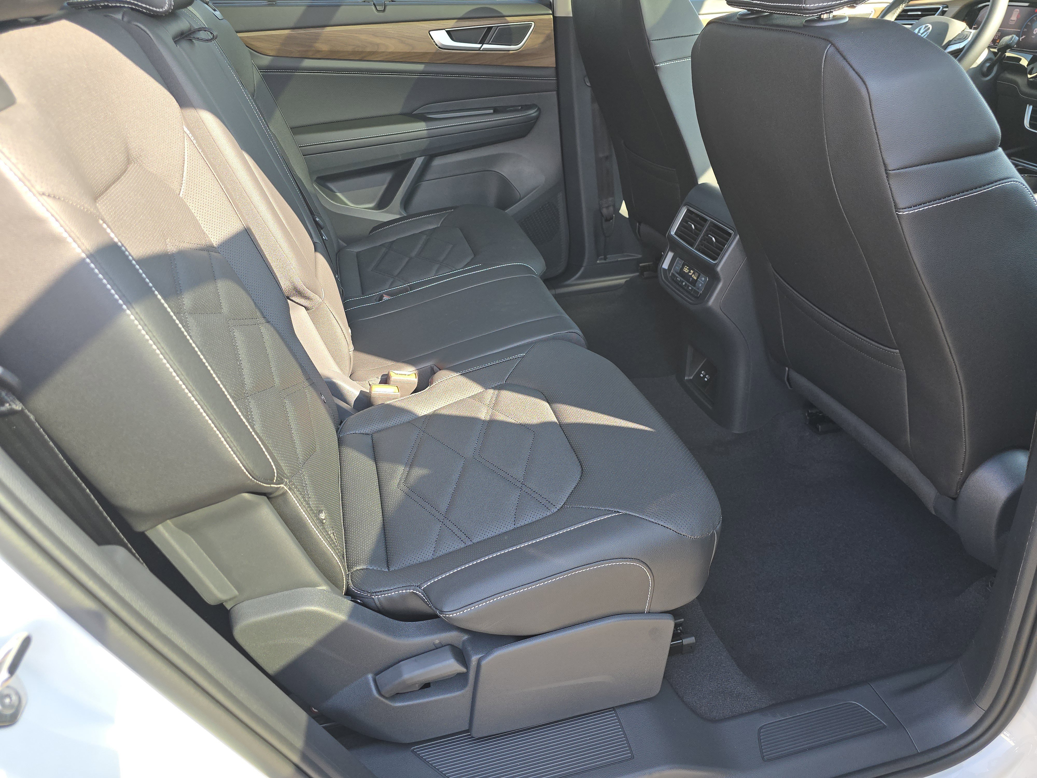 New 2026 Volkswagen Atlas SE image 17