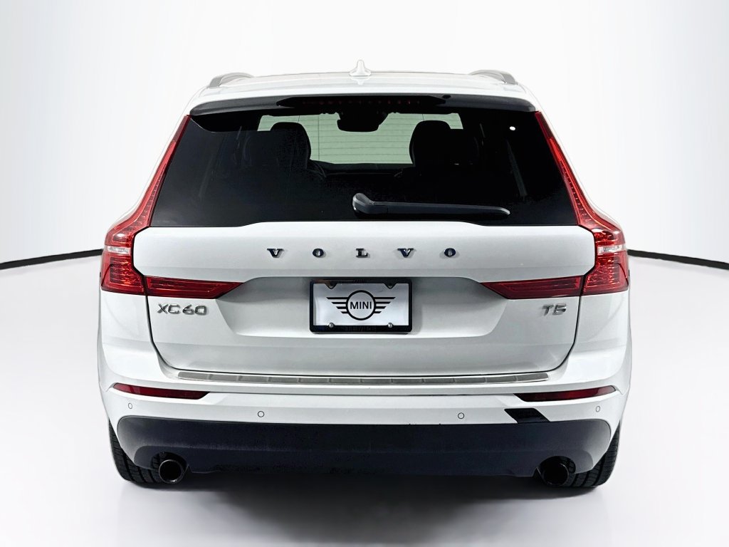 Used 2021 Volvo XC60 T5 Momentum w/ Protection Package Premier FWD image 6