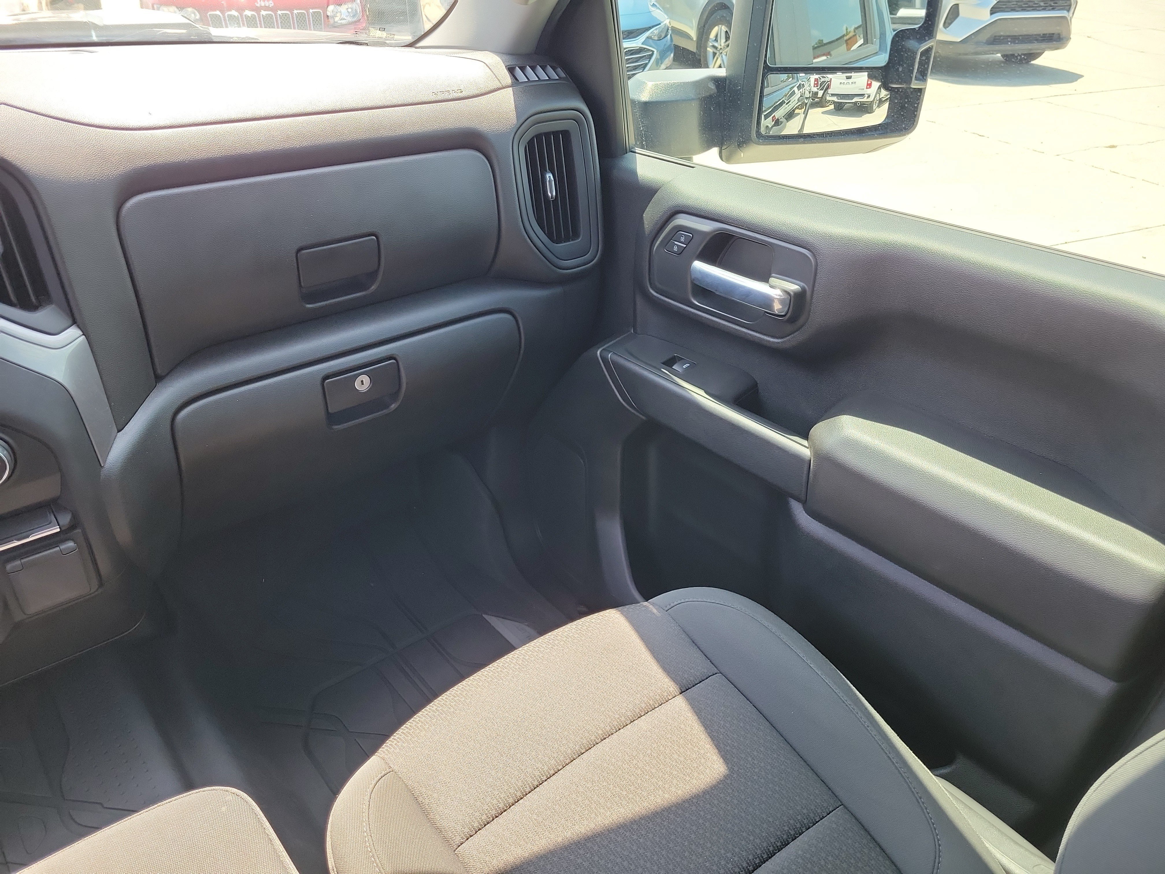 Used 2021 Chevrolet Silverado 2500 Custom w/ Custom Value Package AWD/4WD image 17