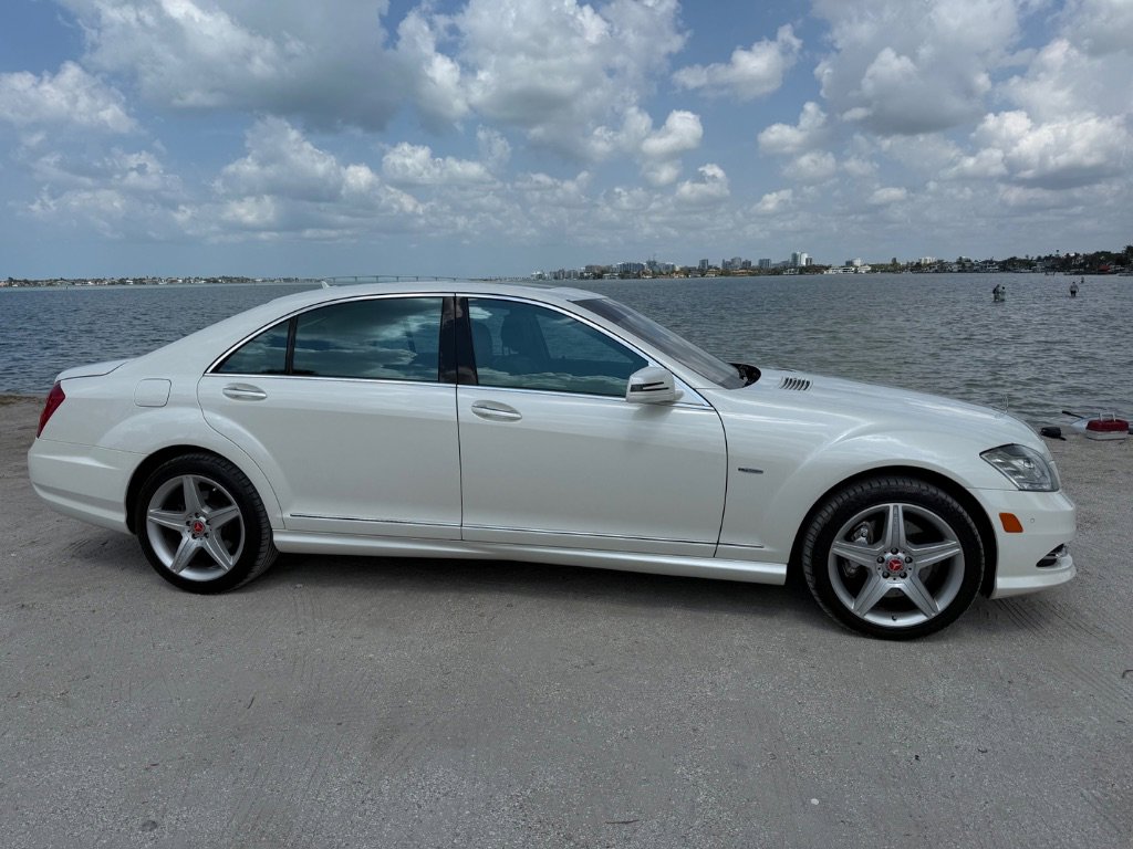 Used 2011 Mercedes-Benz S 400 w/ Sport Pkg image 8