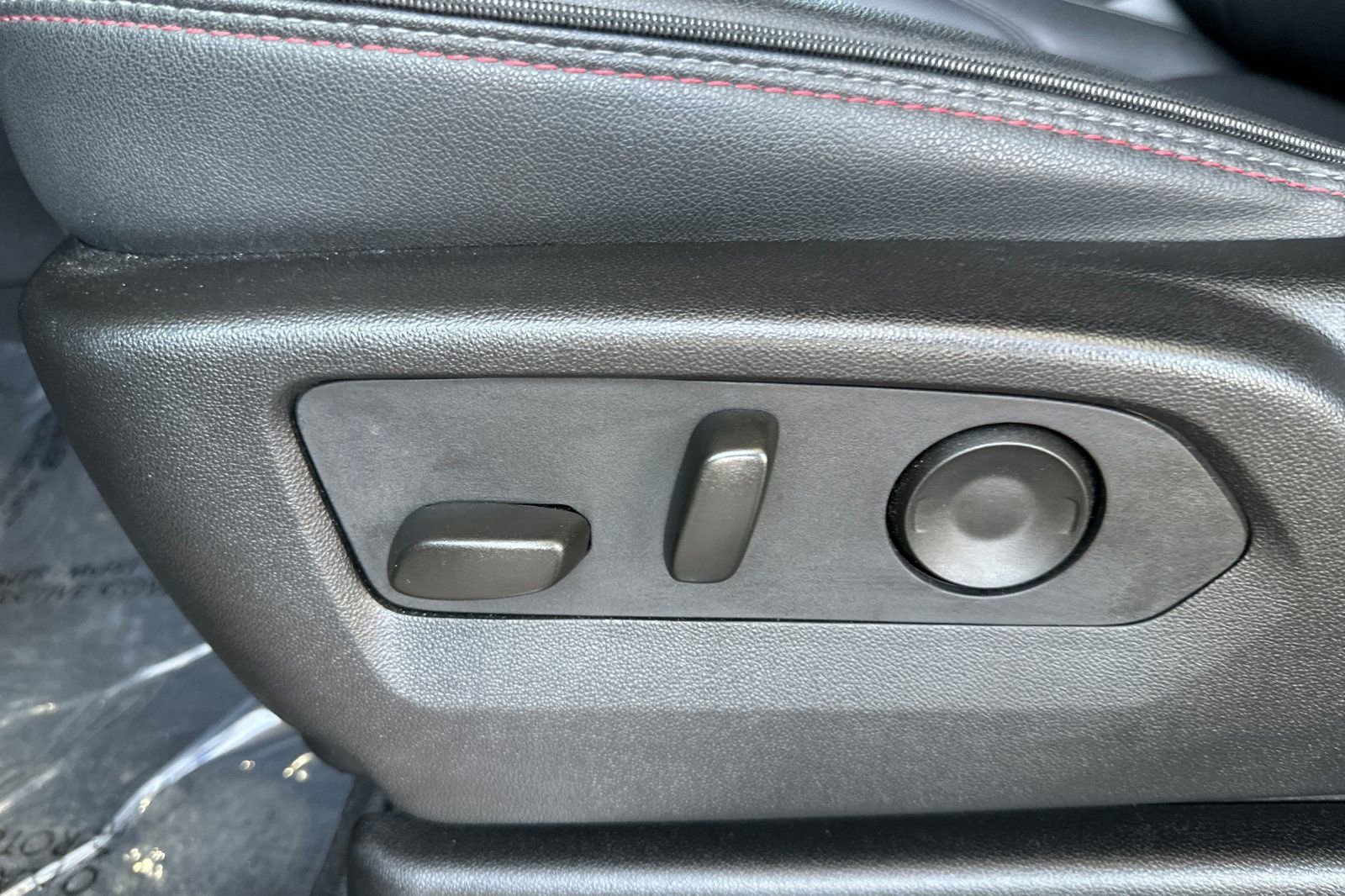 Certified 2025 Chevrolet Suburban RST image 12