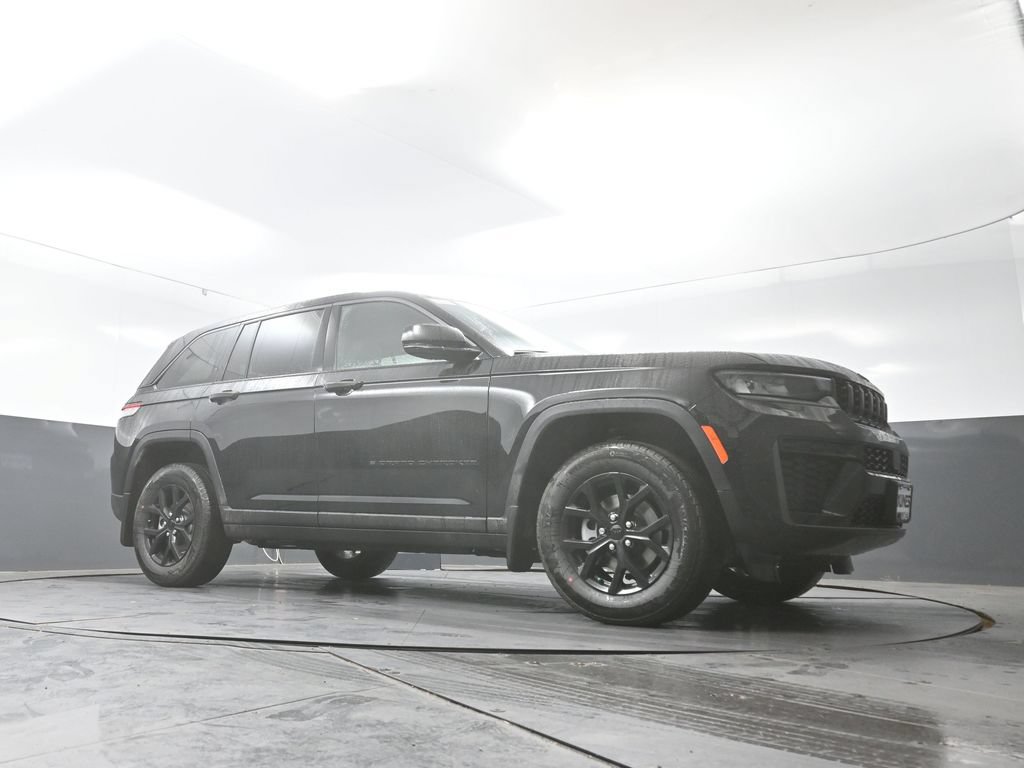 New 2026 Jeep Grand Cherokee Altitude AWD/4WD image 39