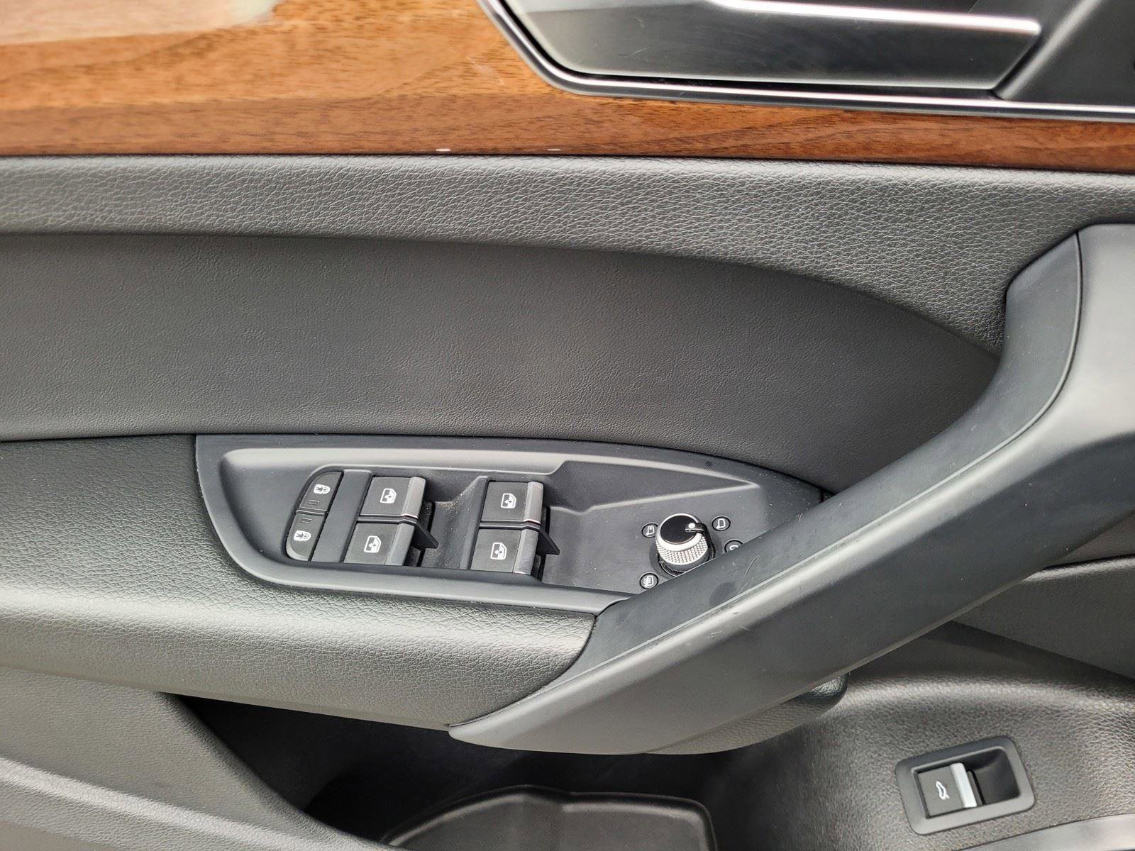 Used 2023 Audi Q5 2.0T Premium image 24