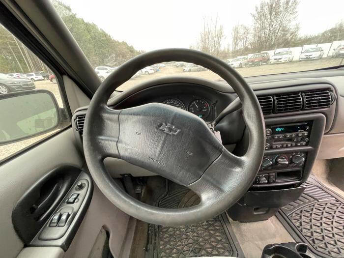 Used 2003 Chevrolet Venture LS w/ Convenience Package FWD image 31