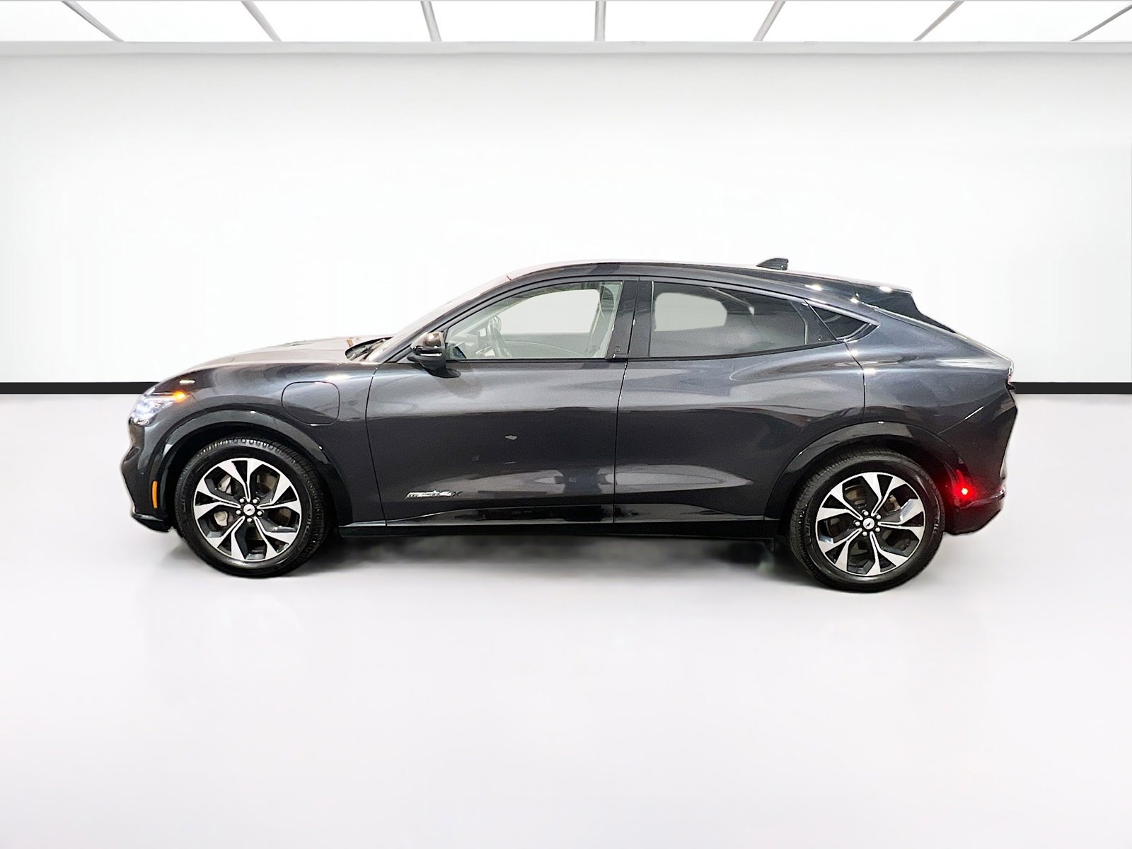 Used 2021 Ford Mustang Mach-E Premium AWD/4WD image 25