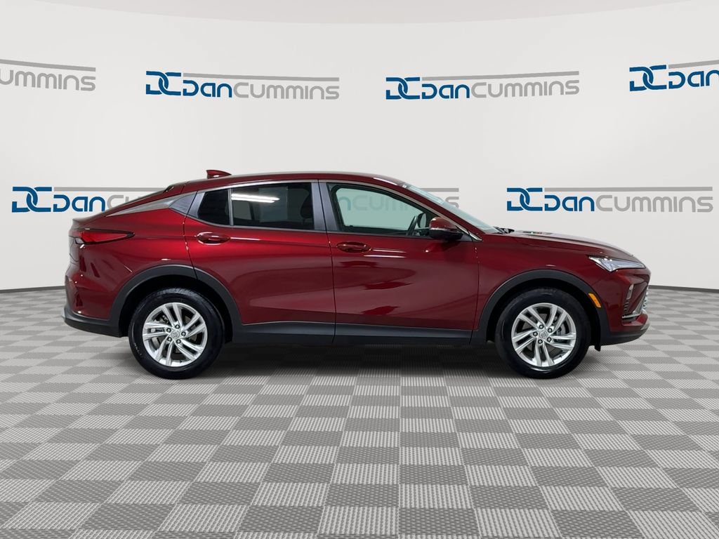 Used 2025 Buick Envista Preferred FWD image 2