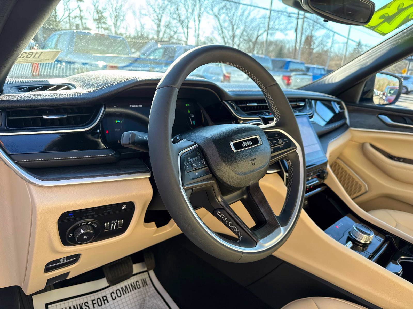 Used 2023 Jeep Grand Cherokee 4WD 4xe image 13