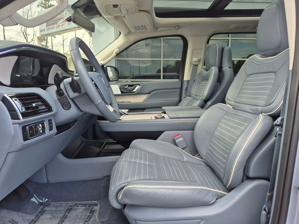 Used 2024 Lincoln Navigator L Black Label image 2