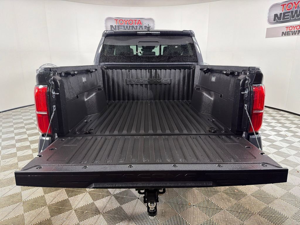 Used 2025 Toyota Tacoma SR5 w/ SR5 Upgrade Package AWD/4WD image 18