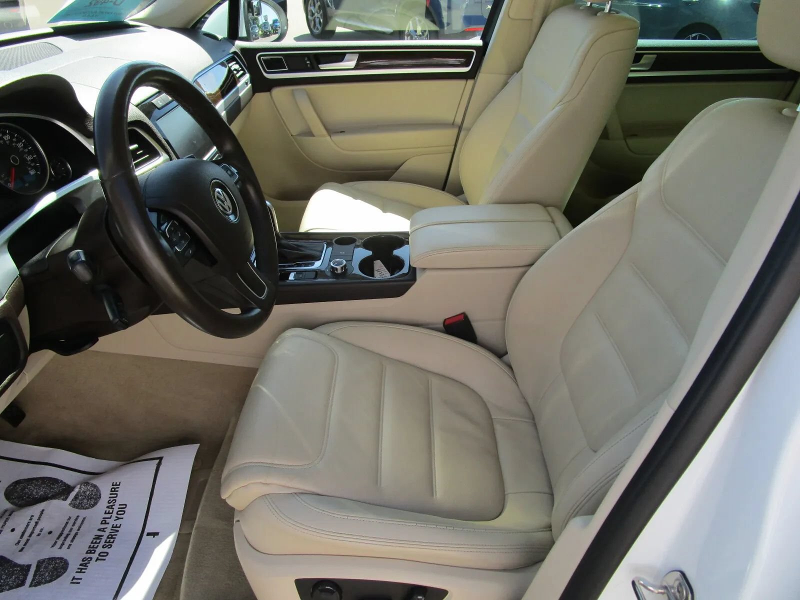 Used 2014 Volkswagen Touareg Executive AWD/4WD image 12