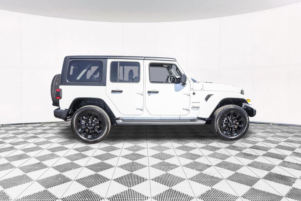 Used 2022 Jeep Wrangler Unlimited Sahara w/ Cold Weather Group AWD/4WD image 12