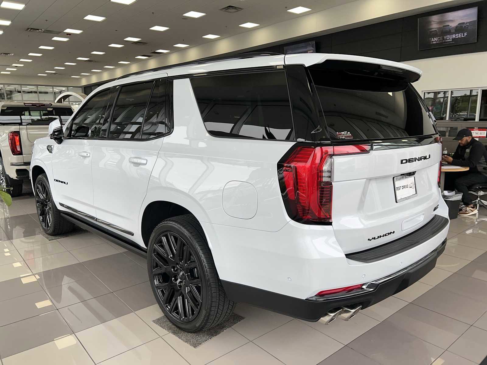 New 2026 GMC Yukon Denali Ultimate AWD/4WD image 3
