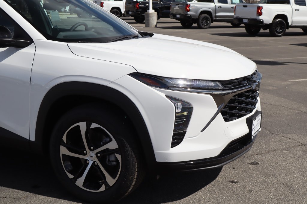 New 2026 Chevrolet Trax RS w/ Driver Confidence Package FWD image 9