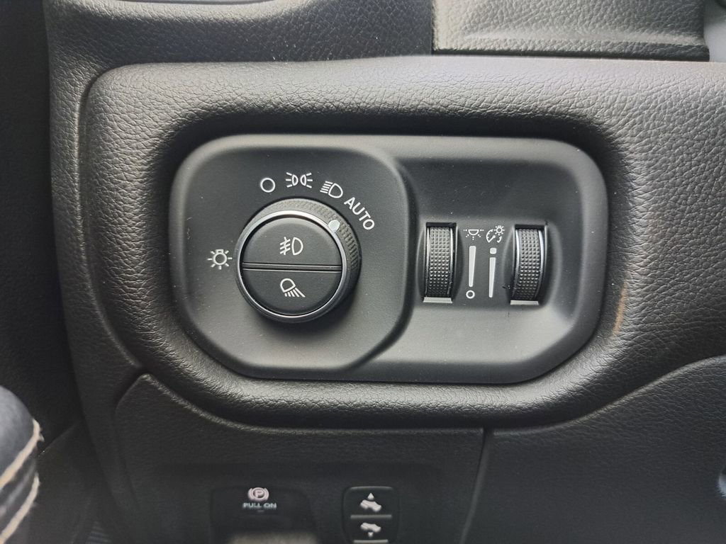 Used 2024 RAM 1500 Laramie image 16