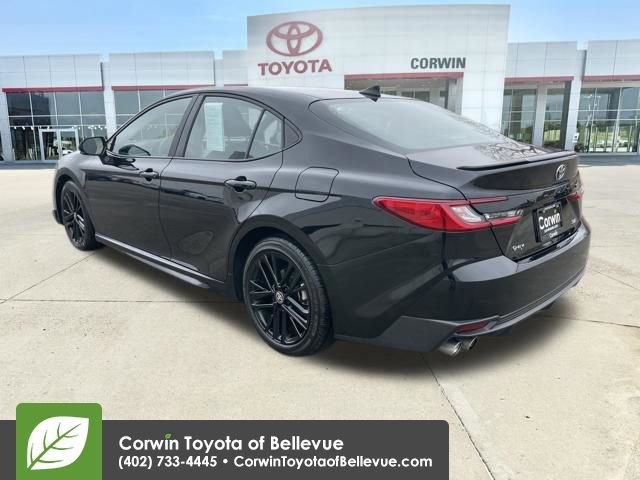 Used 2025 Toyota Camry SE image 3