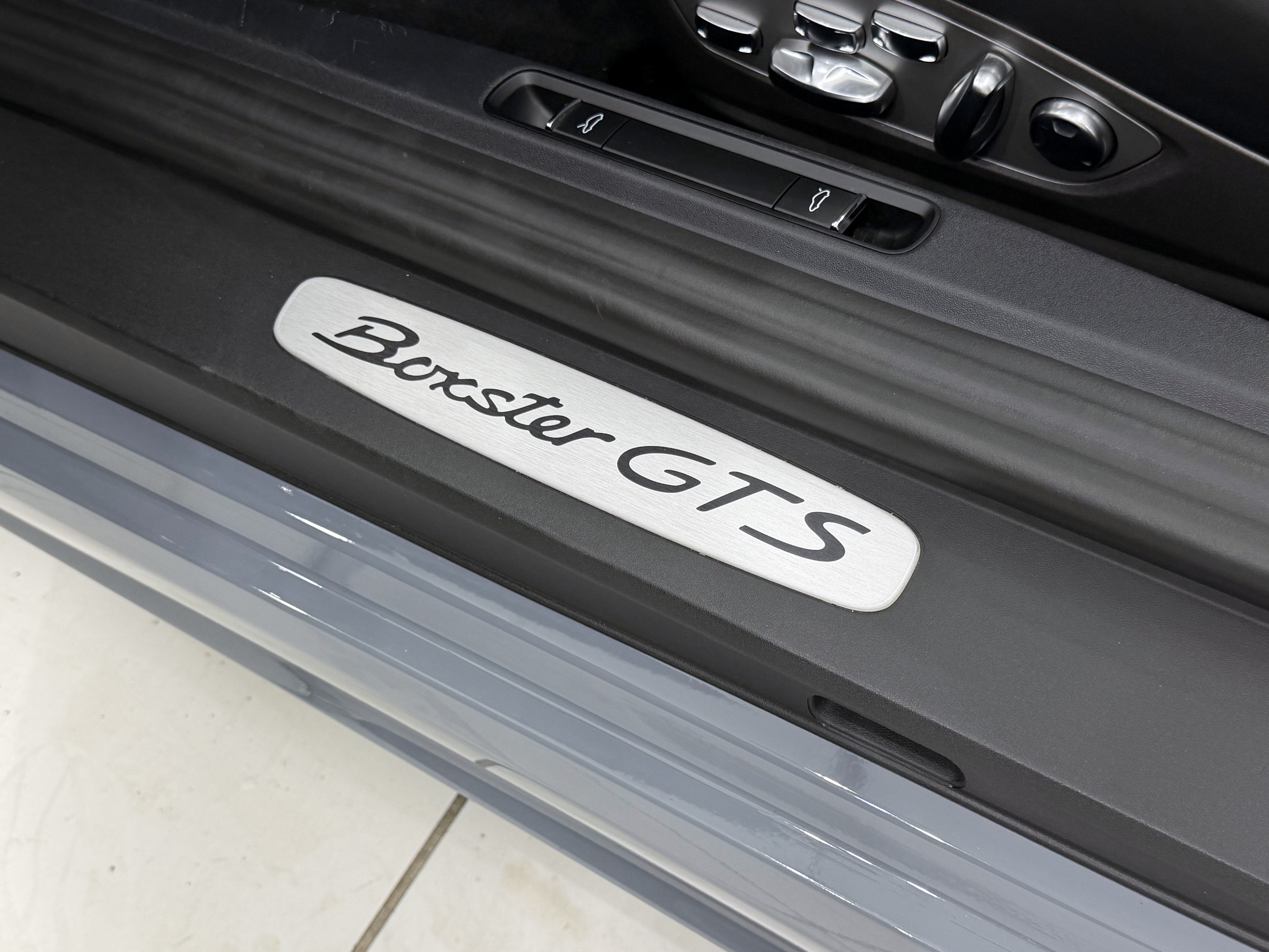 Used 2024 Porsche 718 Boxster GTS RWD image 32