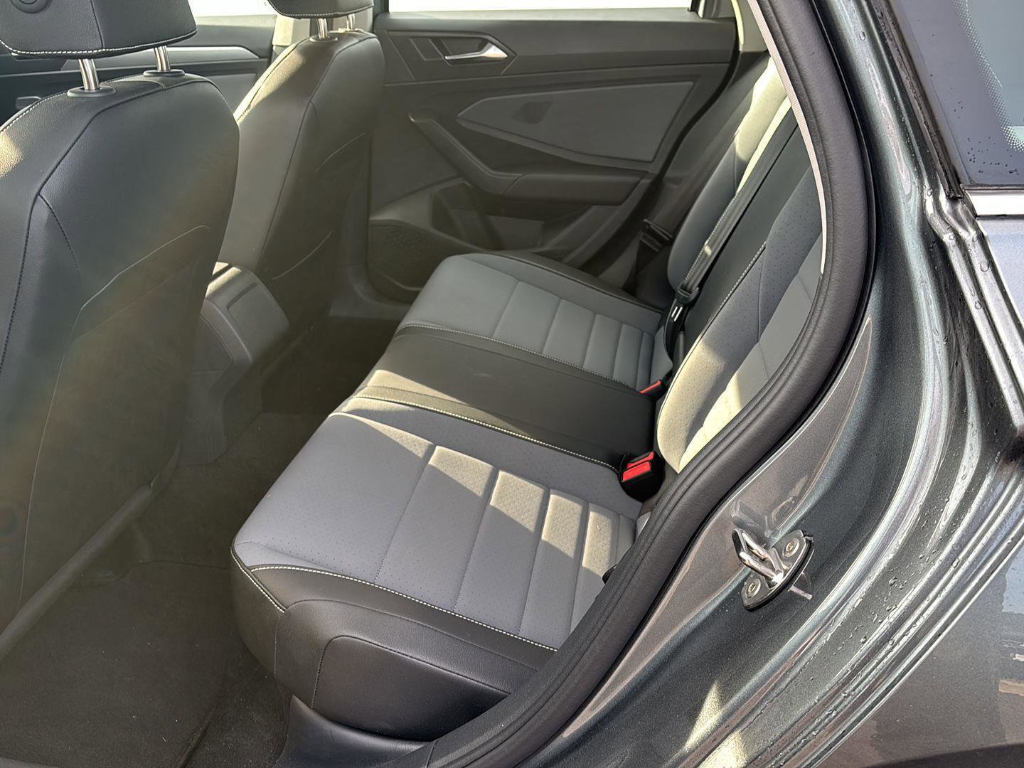 Used 2025 Volkswagen Jetta SE image 13