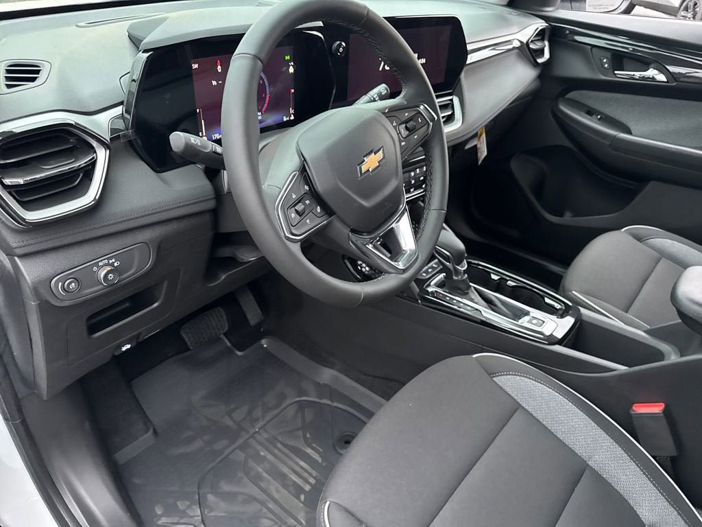New 2026 Chevrolet TrailBlazer LT w/ LT Cold Weather Package FWD image 14