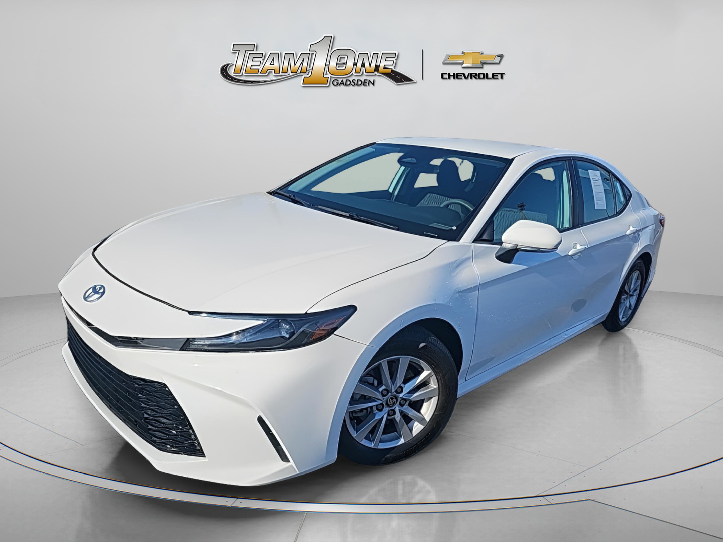 Used 2025 Toyota Camry LE image 4