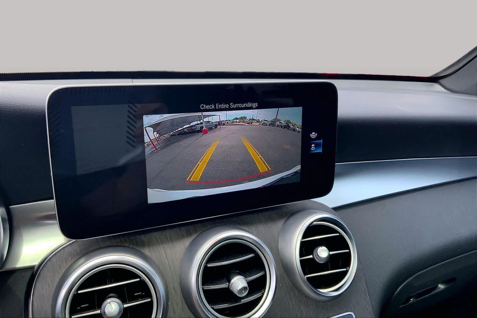 Used 2020 Mercedes-Benz GLC 300 image 27