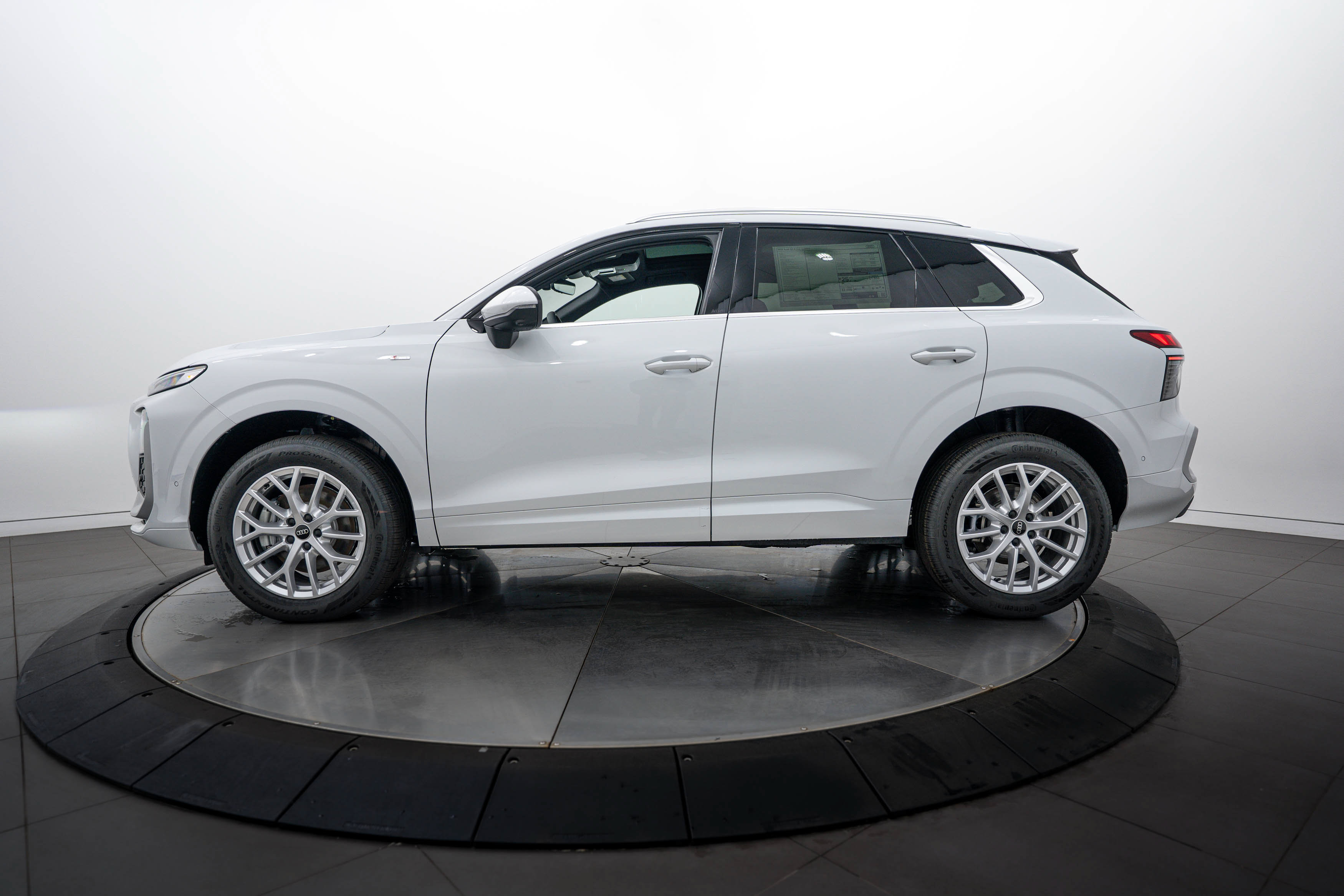New 2026 Audi Q3 quattro 2.0T AWD/4WD image 6