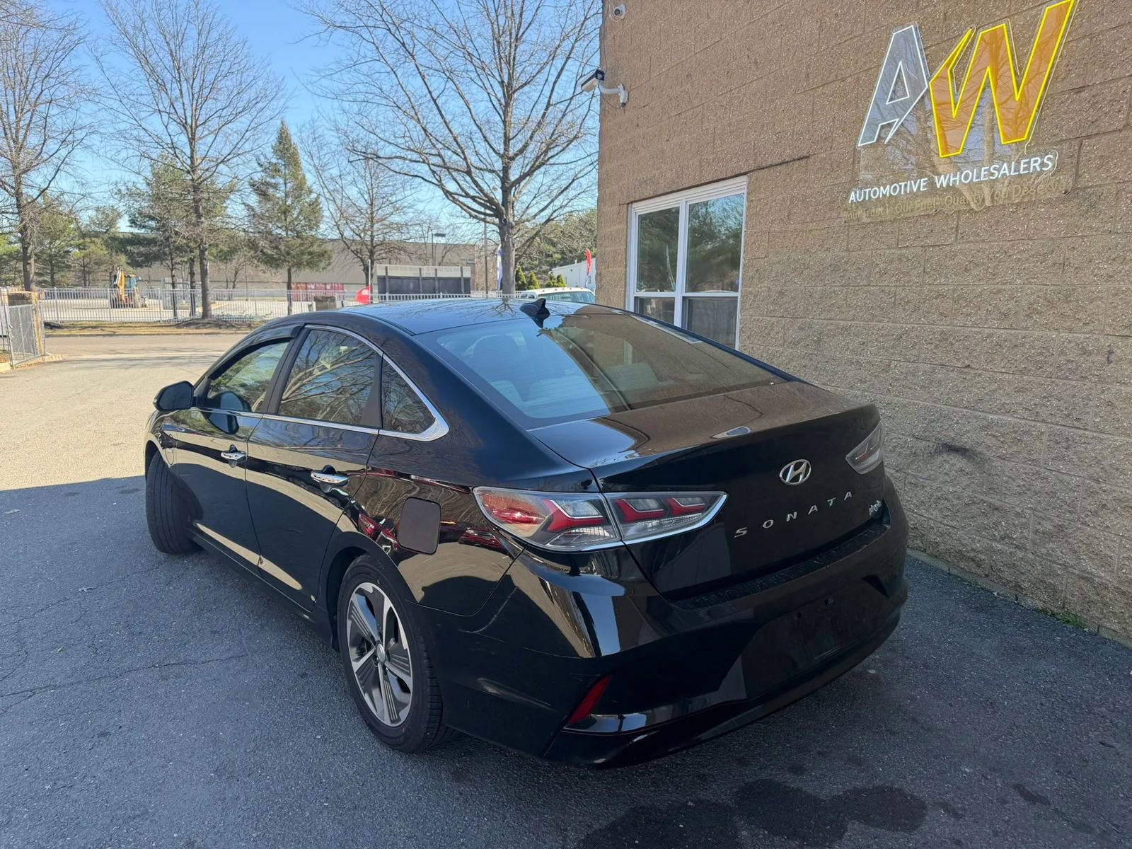 Used 2019 Hyundai Sonata Plug-In Hybrid image 3
