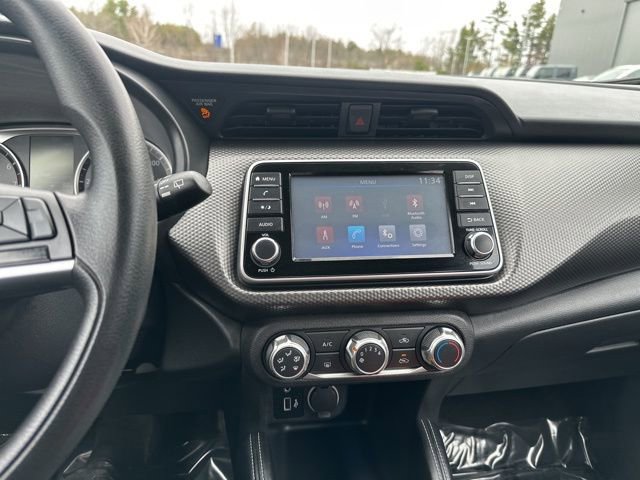 Used 2019 Nissan Kicks S FWD image 27