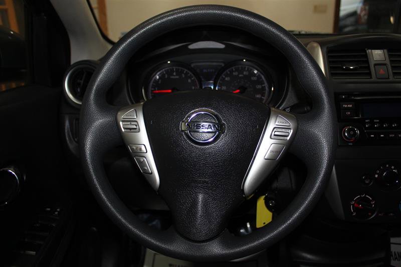 Used 2015 Nissan Versa SV FWD image 15