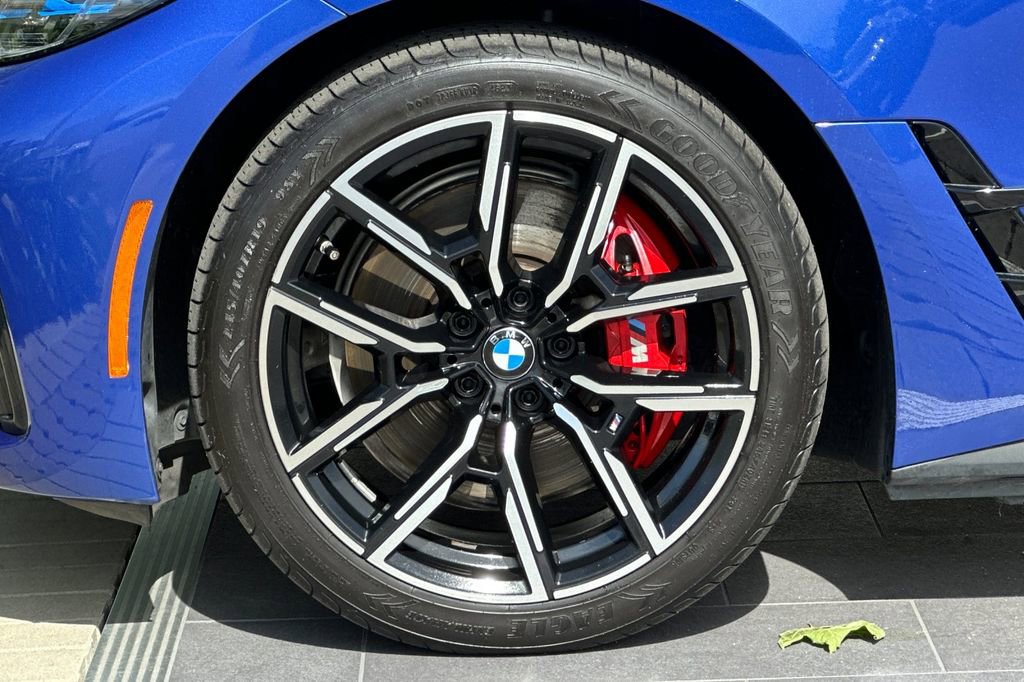 Used 2023 BMW i4 eDrive40 w/ M Sport Package image 32