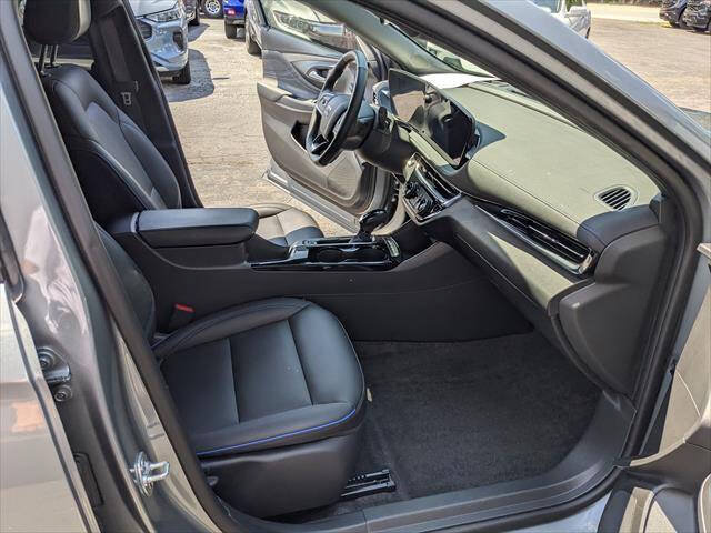 Used 2025 Buick Envista Sport Touring w/ Convenience I Package FWD image 18