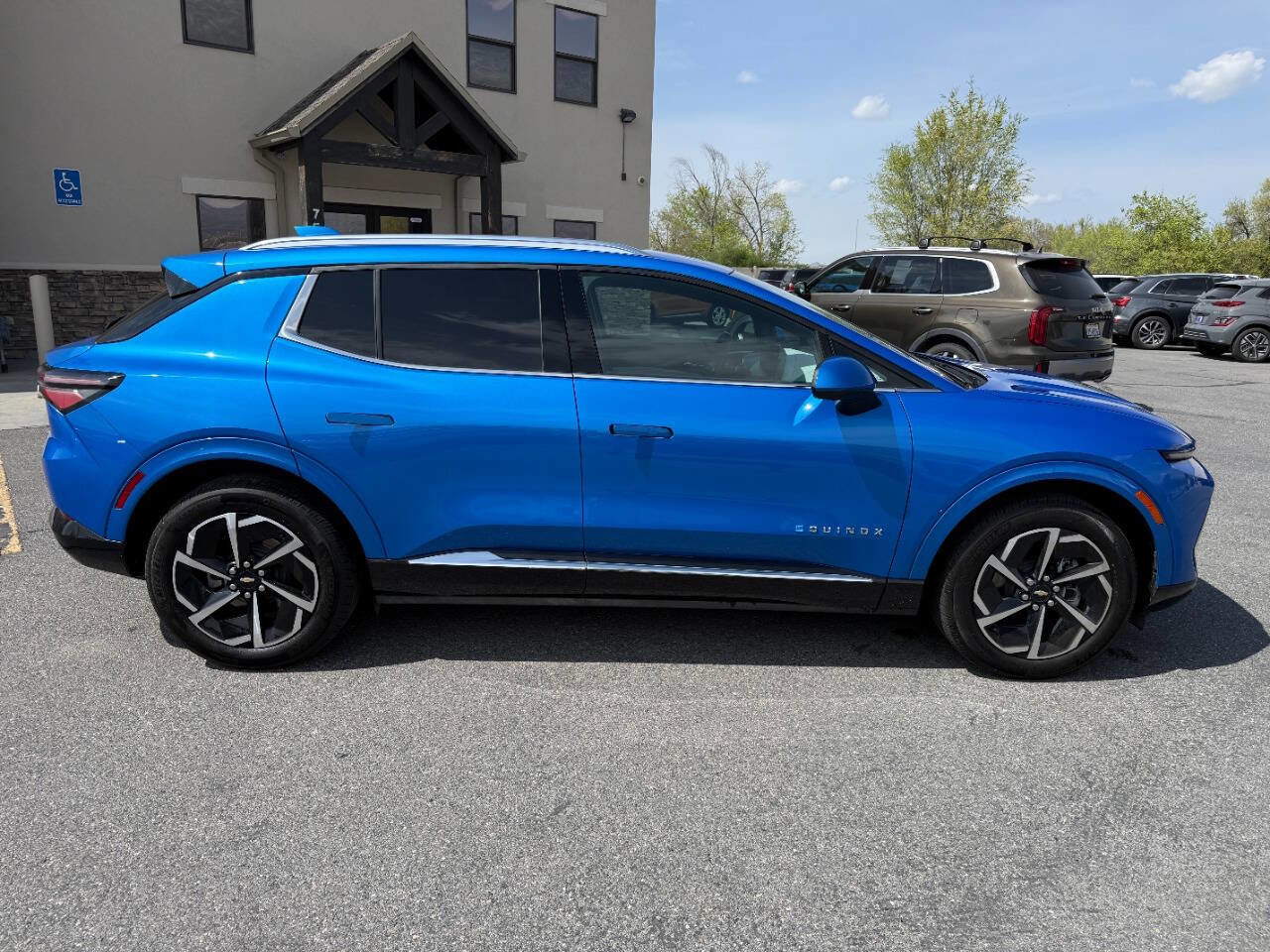 Used 2024 Chevrolet Equinox EV LT w/ LPO, All-Weather Mat Package image 9